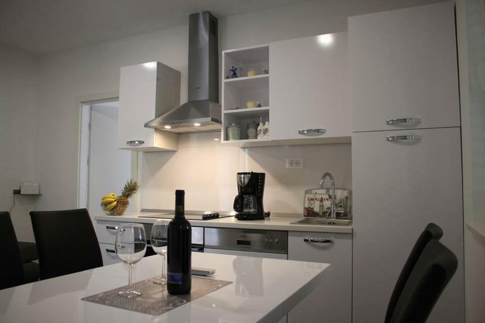Apartments Holiday Baška Voda Kültér fotó