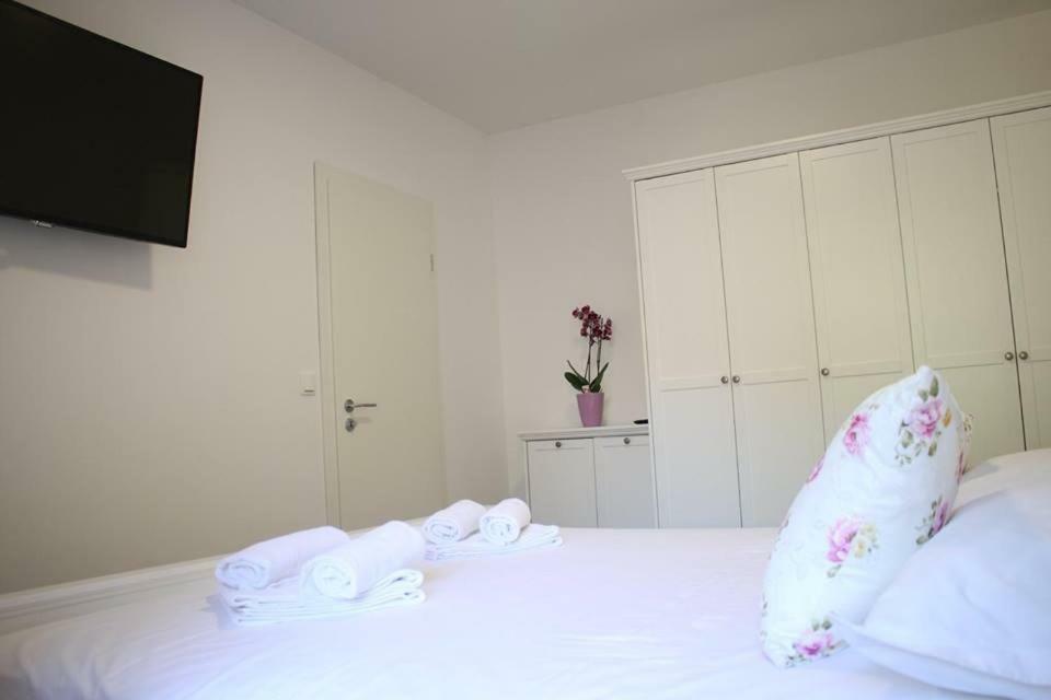 Apartments Holiday Baška Voda Kültér fotó