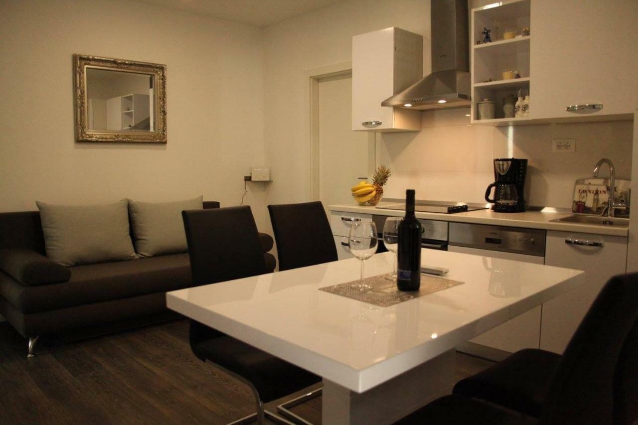 Apartments Holiday Baška Voda Kültér fotó
